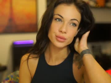 girl
        melodymate cam image #51649