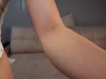 girl
        roselyn_rose cam image #6853673