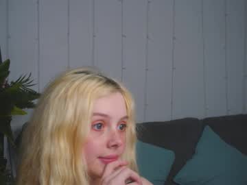 girl
        little_anitta cam image #6862704