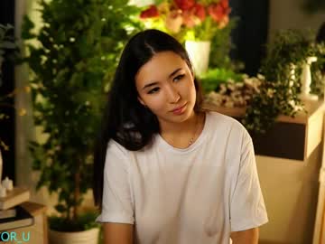girl
        moonlight_silk cam image #4997051
