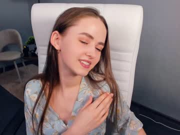 girl
        chillsea cam image #3328439