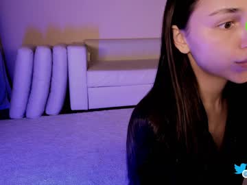 girl
        hollyextra cam image #3802704