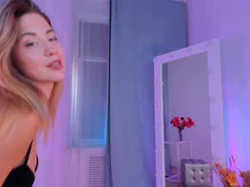 girl
        emmi_rosee cam image #4504085