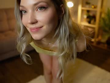 girl
        darlineash cam image #5949275