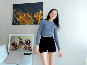 girl
        darlenefarman cam image #4159100