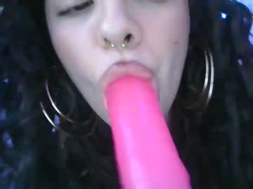 girl
        savinajade cam image #369284