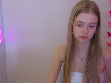 girl
        riinaaa cam image #6458290