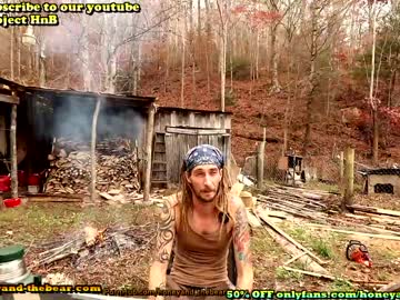 couple
        honeyand_thebear cam image #140138