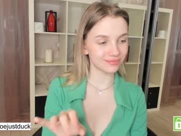 girl
        beverlyvega cam image #887239