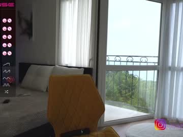 girl
        vika54784 cam image #1574167