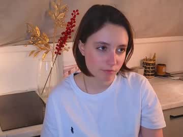girl
        elvinabrickell cam image #6162883