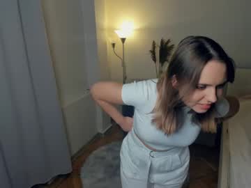 girl
        next_to_you_ cam image #2917107