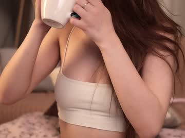 girl
        hinatabroks cam image #4109335