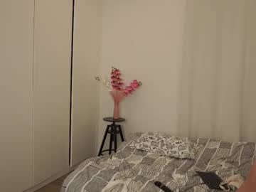 girl
        miarouxie cam image #6978090