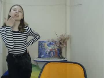 girl
        vivien_leight cam image #1018326
