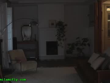 girl
        mila_ cam image #424012