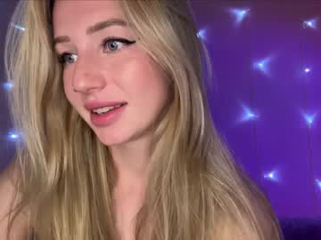 girl
        deardaria cam image #1498229