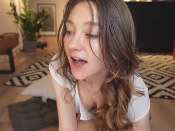girl
        mia_elfie cam image #4279996