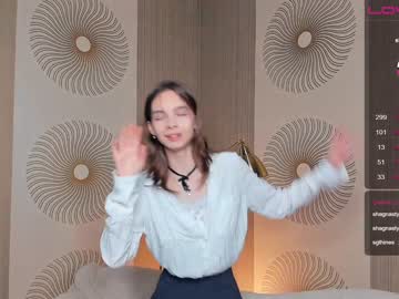 girl
        happiness_call cam image #2078611