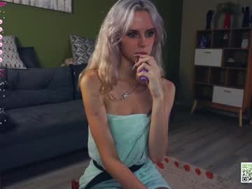 girl
        audreycarvin cam image #4752335