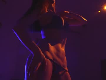 girl
        milanabaileys cam image #4902003