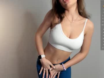 girl
        brittcubitt cam image #3661775