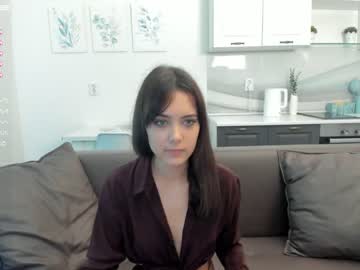 girl
        sandrachang cam image #876939