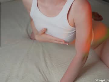 girl
        sonyaericsson cam image #4355822