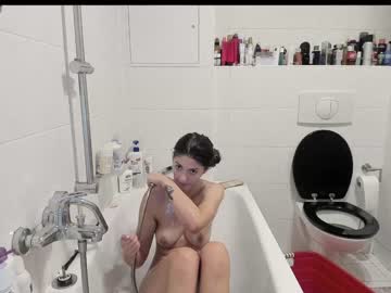 girl
        _just_a_simple_girl cam image #2501493
