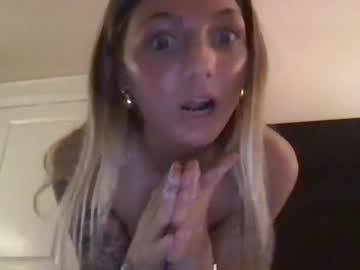 girl
        emiefox2 cam image #6694691