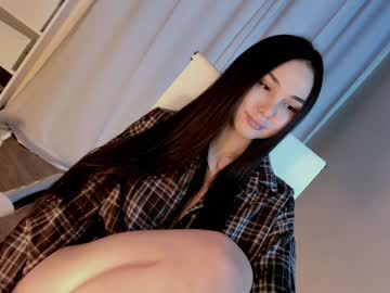 girl
        hollyextra cam image #5544554