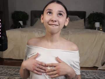girl
        zarascarlett cam image #5967249