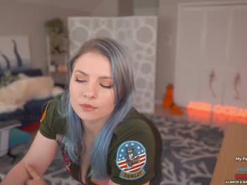 girl
        asiri_ocean cam image #5189562