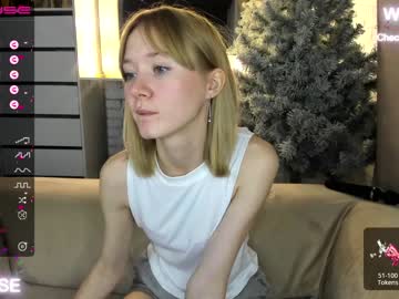 girl
        paramountgirl cam image #680717