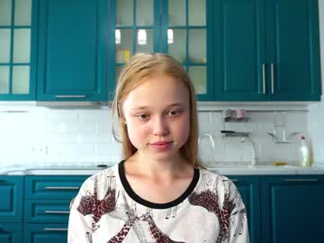 girl
        gemmabrabazon cam image #4432350