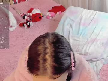 girl
        little_effy18 cam image #3075421