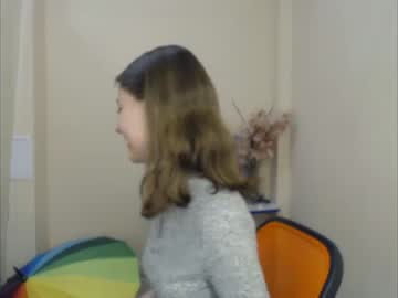 girl
        vivien_leight cam image #1045907