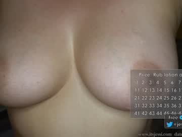 girl
        its_jessi cam image #5908558