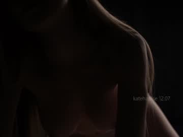 girl
        kateharrise cam image #4575511