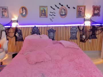 girl
        little_effy18 cam image #2639942