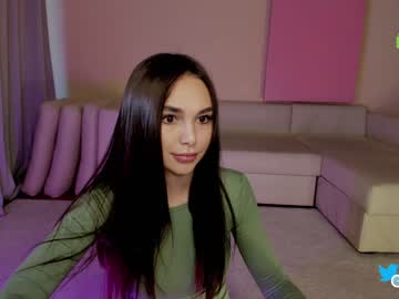 girl
        hollyextra cam image #1734695