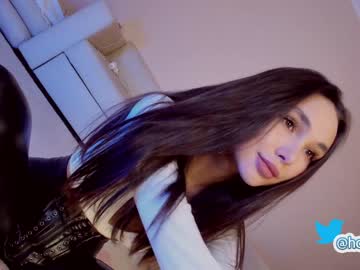 girl
        hollyextra cam image #398729