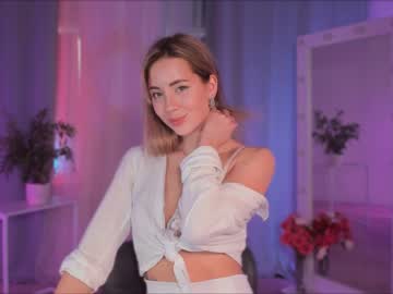 girl
        emmi_rosee cam image #3814143