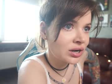 girl
        awondrr cam image #6933127