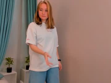 girl
        _telary_ cam image #3393073