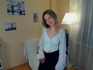 girl
        petraemans cam image #3572802