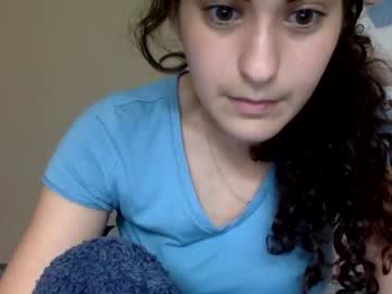 girl
        briskiiz cam image #1655621