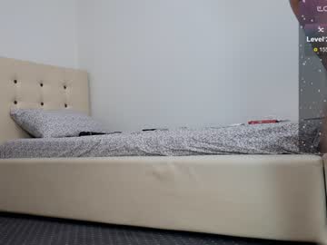 girl
        carmela_fox cam image #3298350