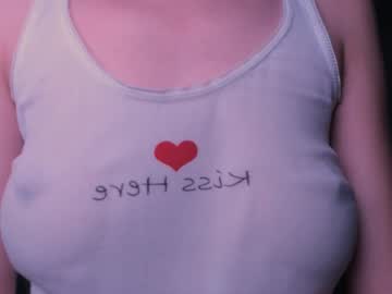 girl
        lauratanguy cam image #5231003