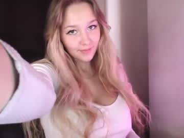 girl
        milk_bunny_ cam image #3769846